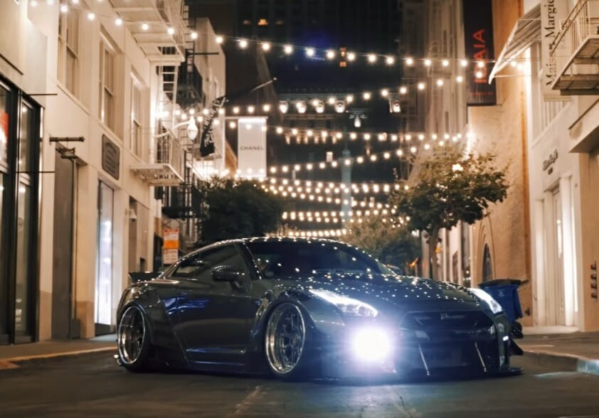 Liberty Walk Nissan GT R