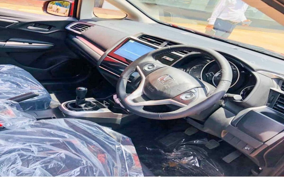 2020 honda wrv facelift interior spied