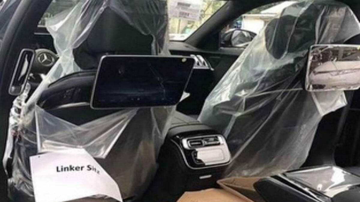 Mercedes S class leaked interior rear (1)