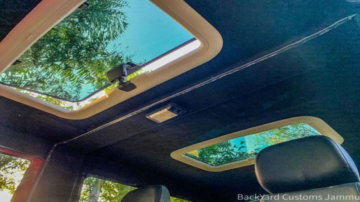 Thar modified sunroof