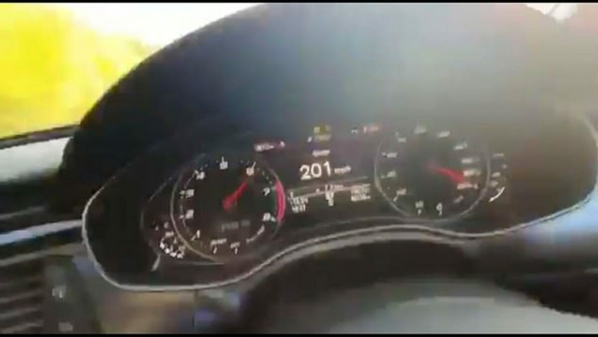 Audi RS6 speeding (1)
