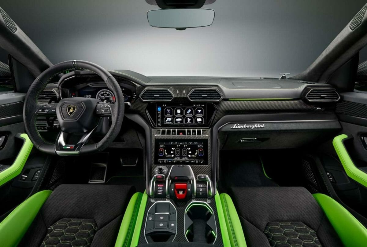 Lamborghini Urus Pearl Capsule – Green interior front (1)