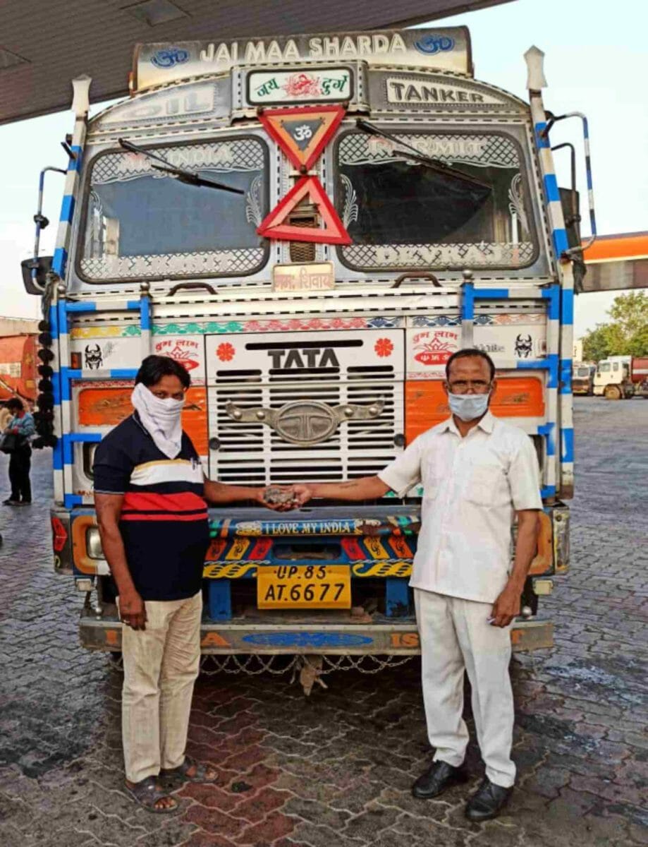 Tata Motors supports frontline hero truckers_ provides food and medical supplies, across India