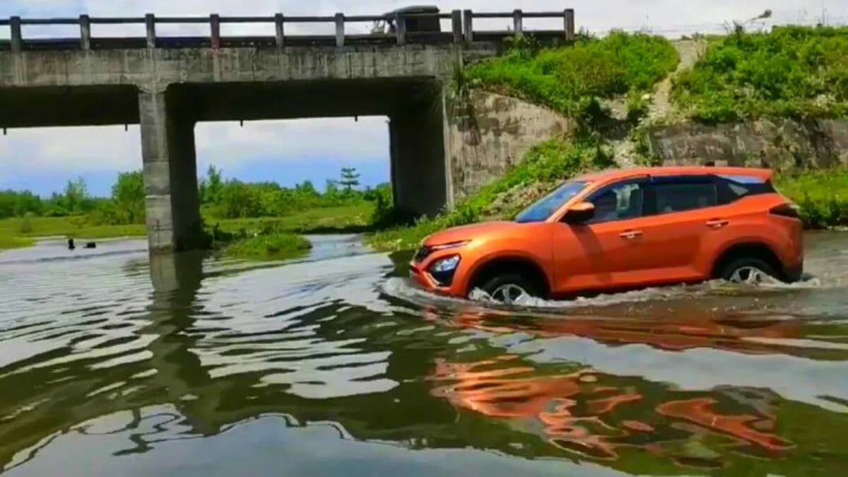 tata harrier water wading featured