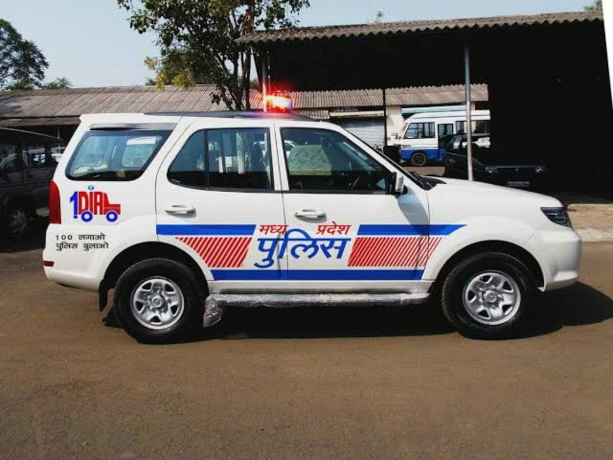 tata safari cop car (1)