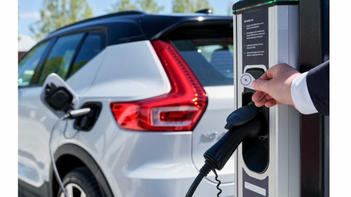 volvo xc40 recharge charging