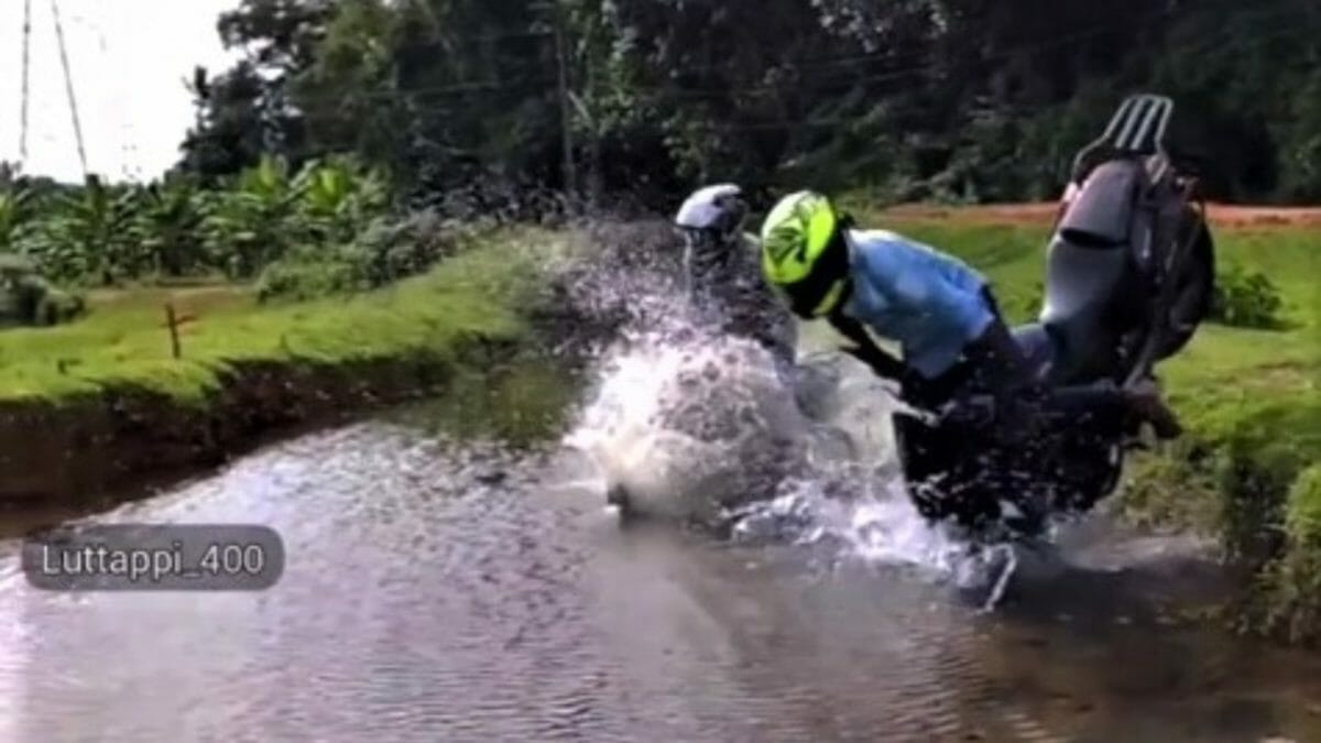 Bajaj Dominar offroad fail