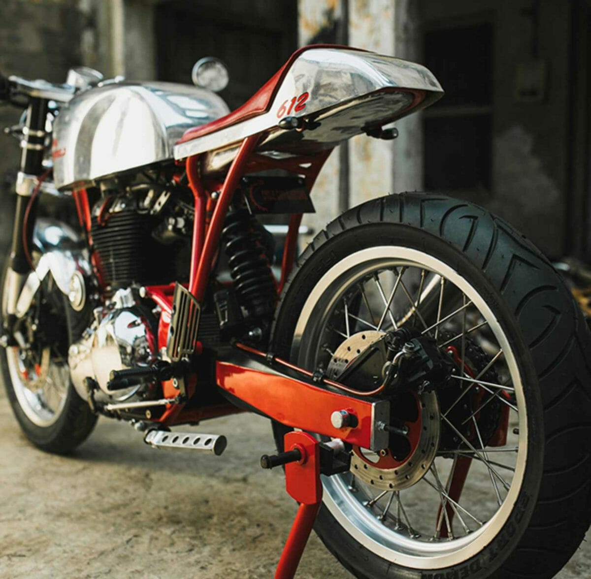 Custom Royal Enfield Vajra (3)