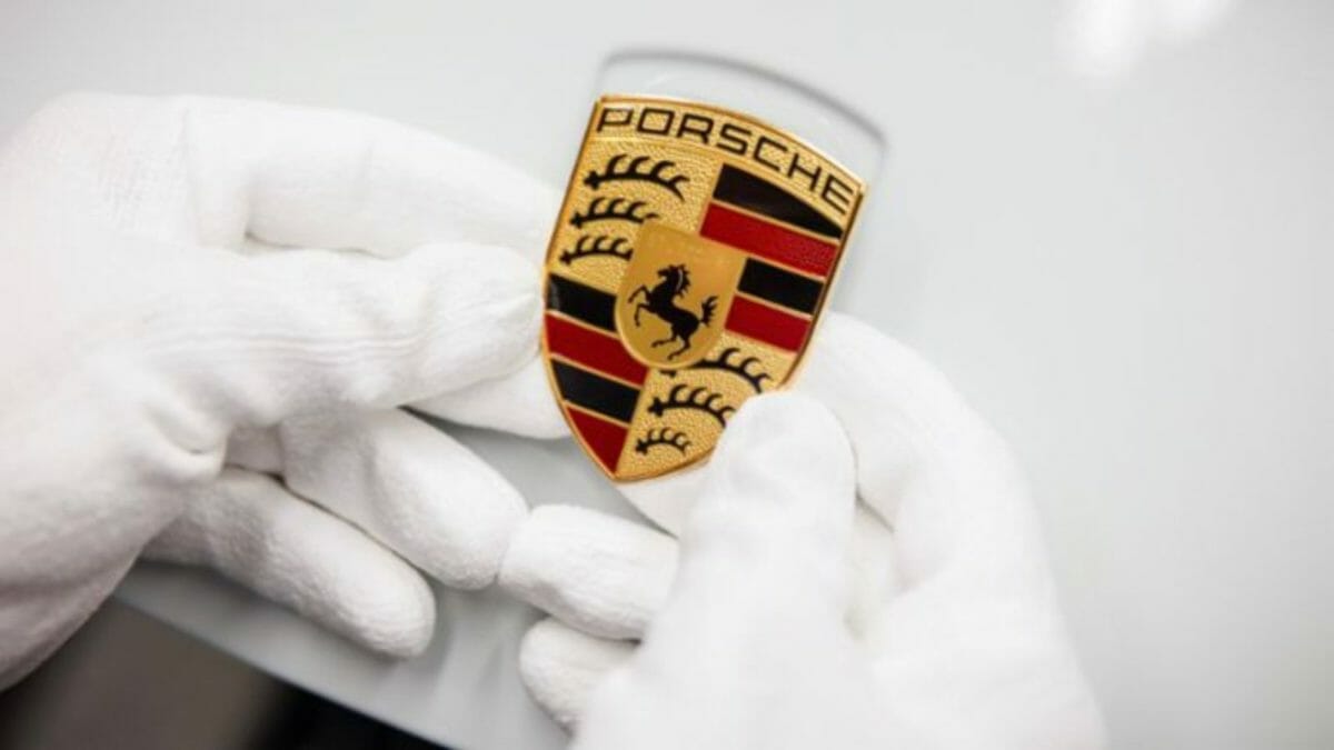 The history of the Porsche Crest.