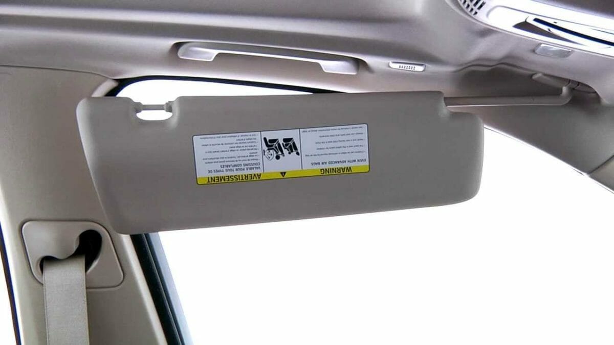 Extendable sun visor