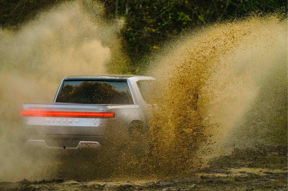 G._Rivian_R1T_Off_Road_lg_15x