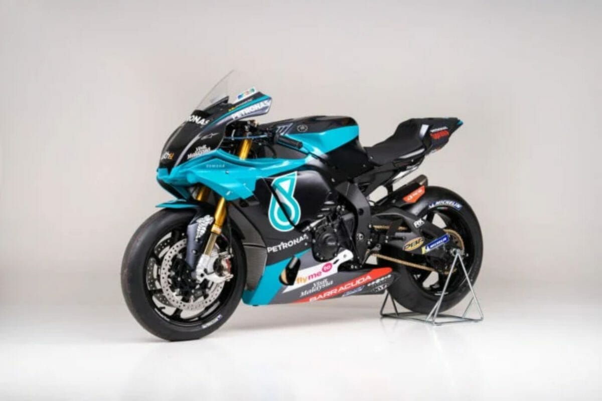 Petronas Yamaha YZF R1 Replica (1)