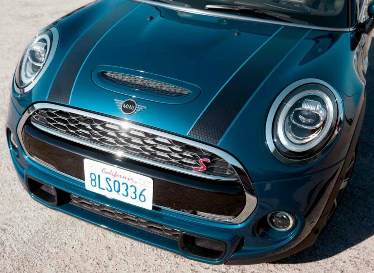 Mini cooper sidewalk front