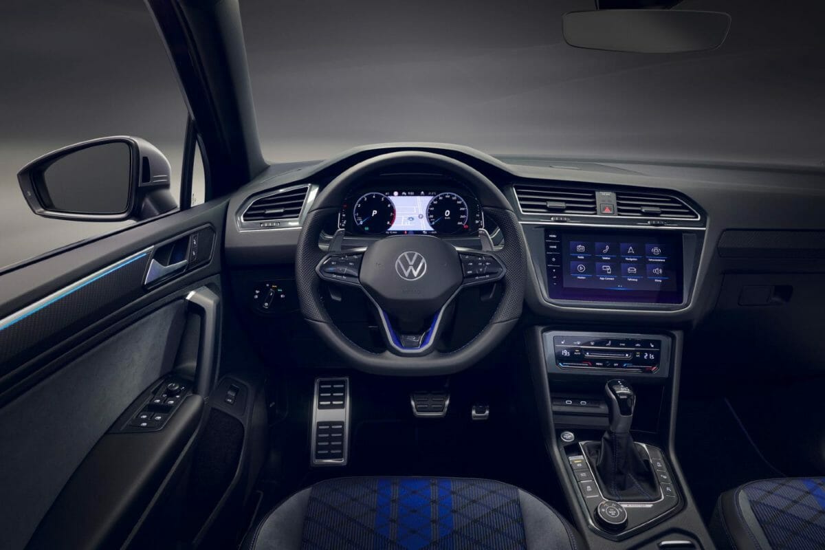 2021 Volkswagen Tiguan R (1)