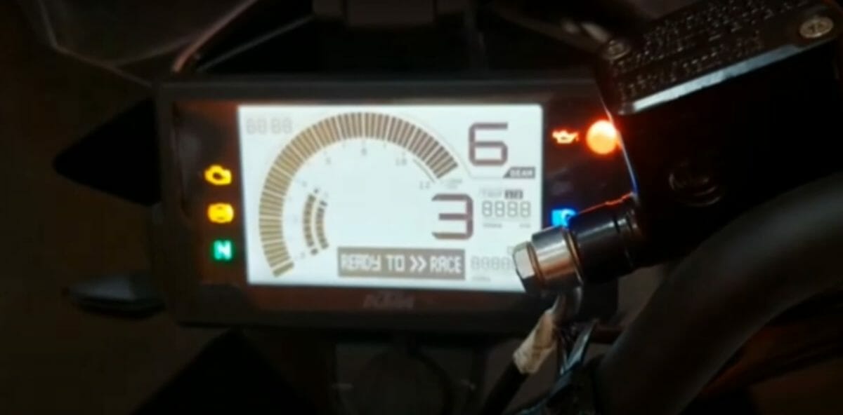 KTM Adventure 250 walkaround video screenshot (1)