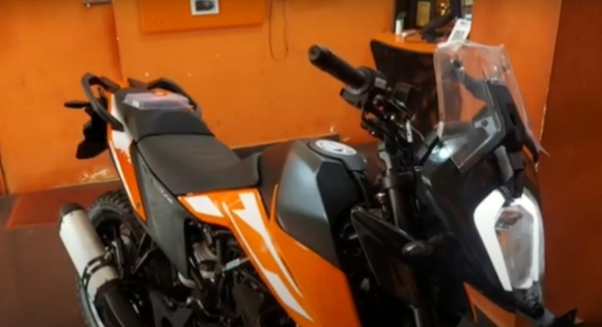 KTM Adventure  walkaround video screenshot