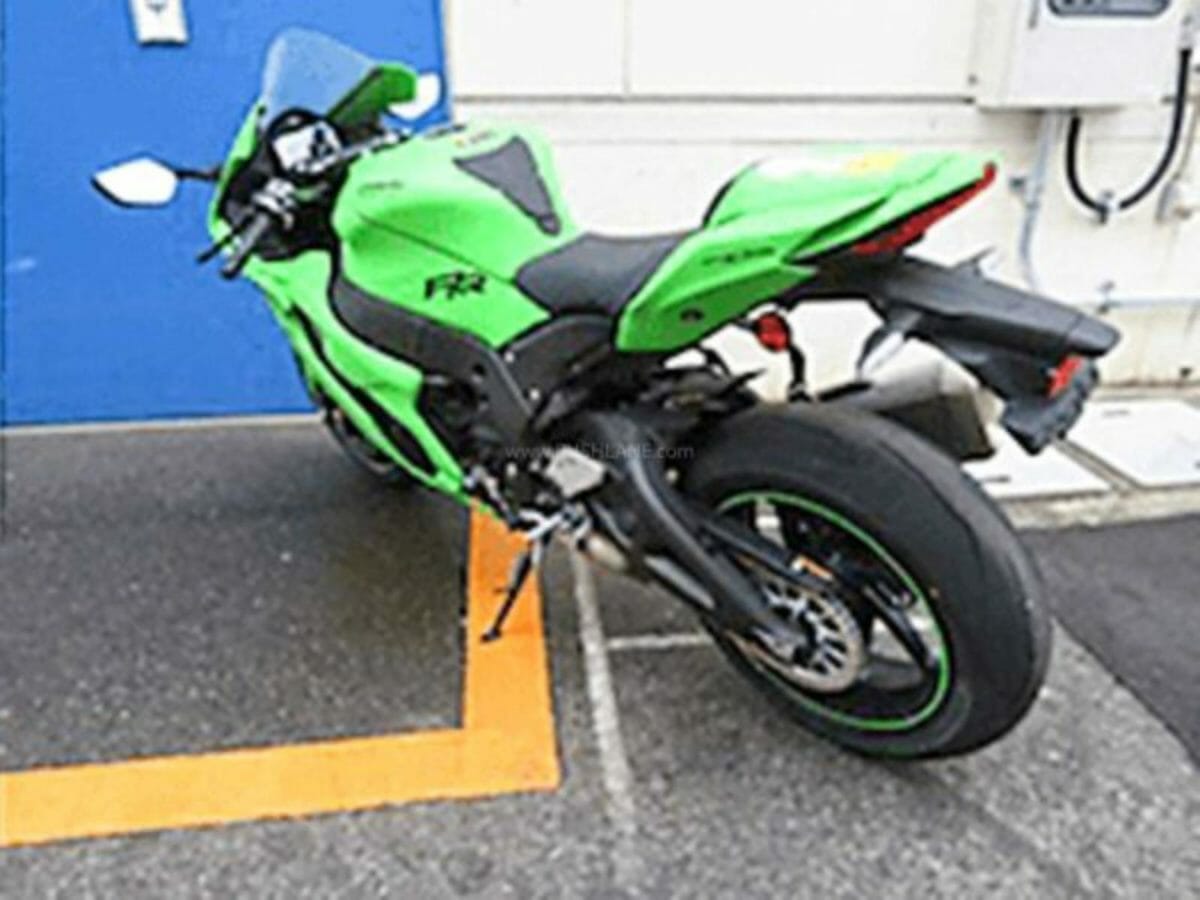 Kawasaki Ninja ZX 10R leaked (3)