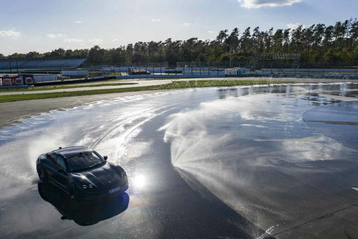 Porsche Taycan World Record Drift (3)