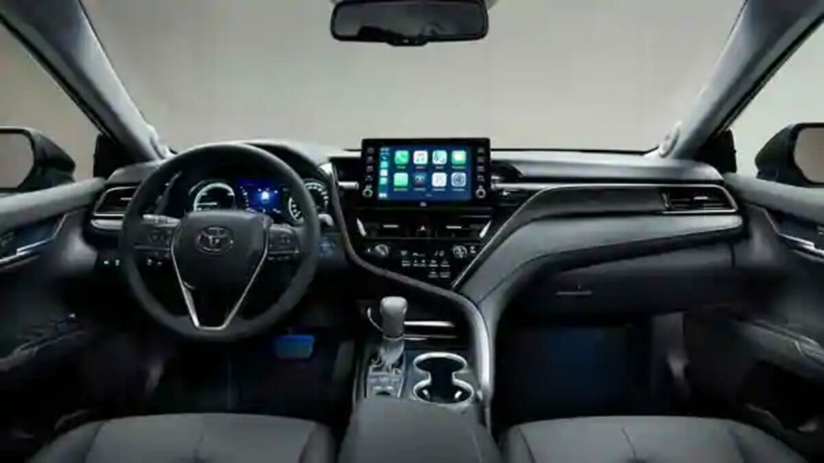 Toyota Camry Hybrid 2021 2 (1)