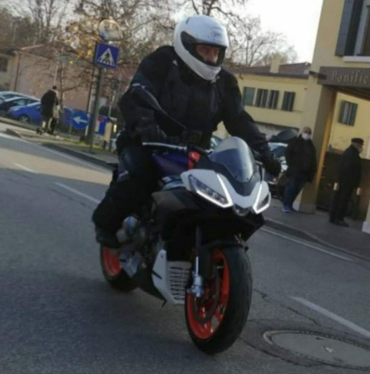 Aprilia Tuono 660 spied testing