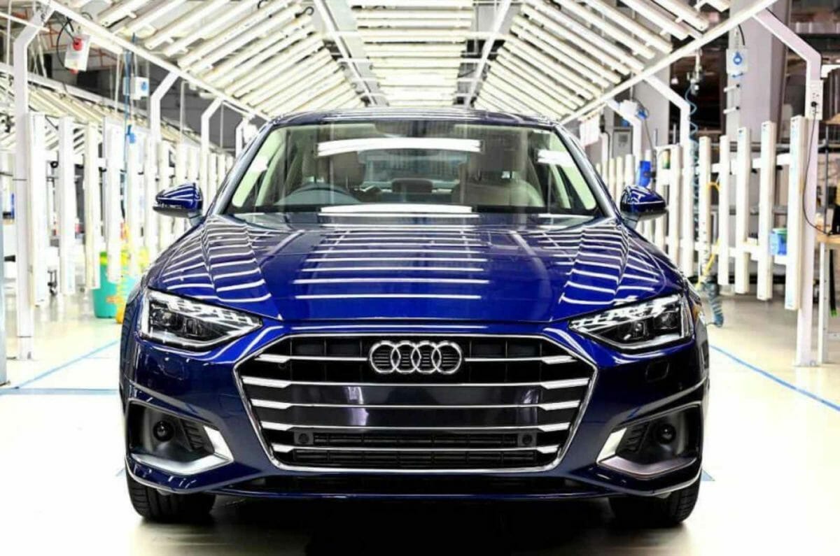 Audi A4 facelift assembly line