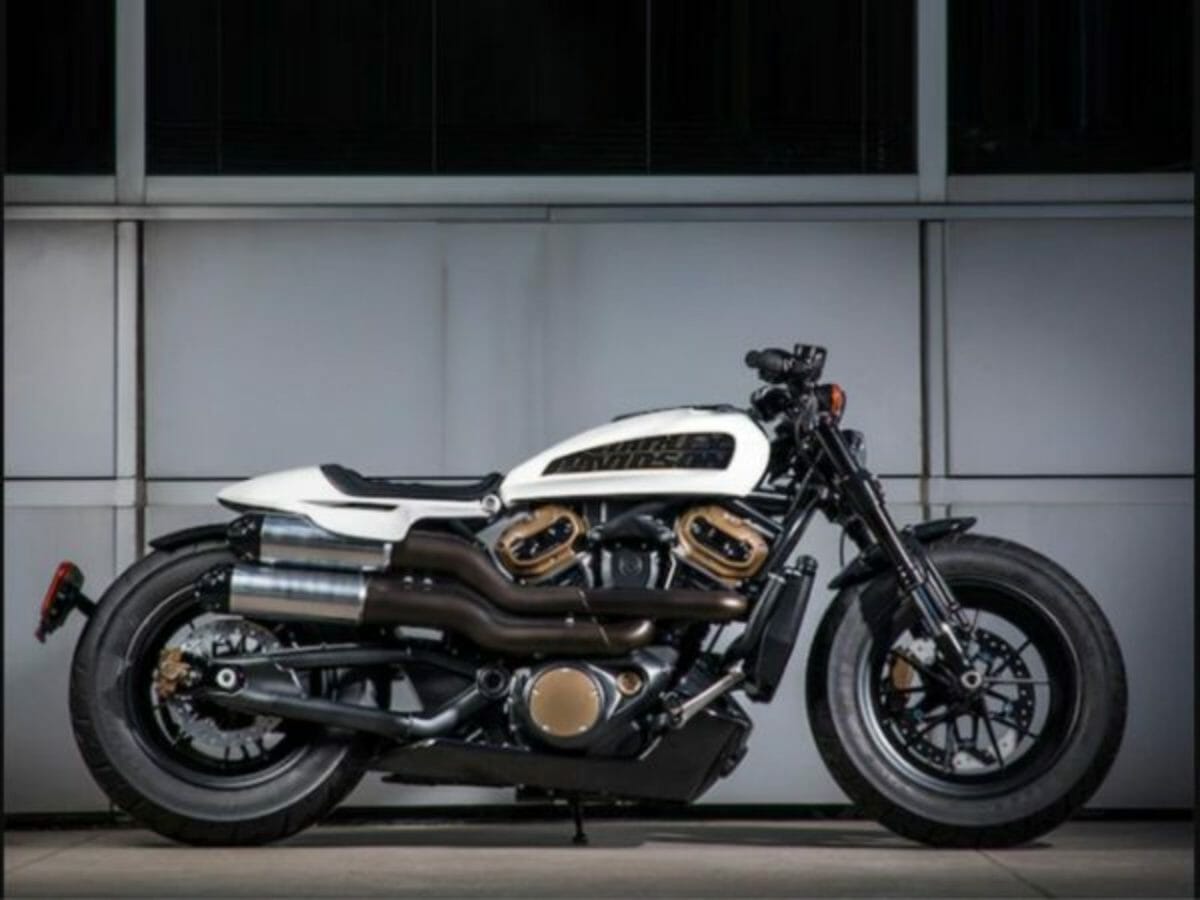 Harley Custom 1250 (1)