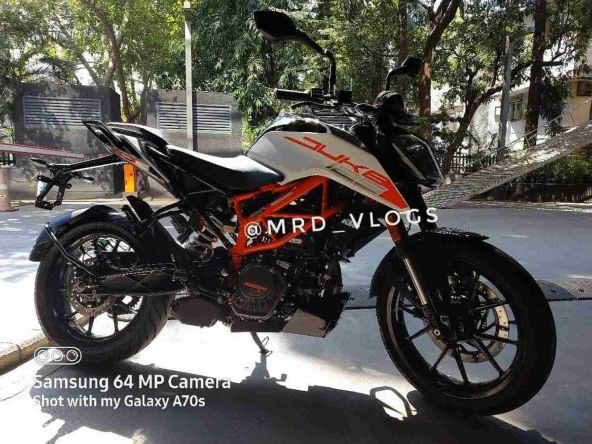 KTM Duke 125 2021 spied