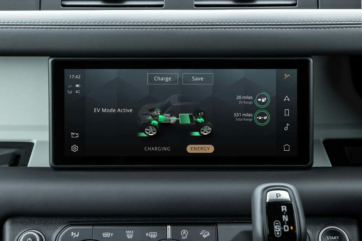 Land Rover Defender Hybrid bookings (3)