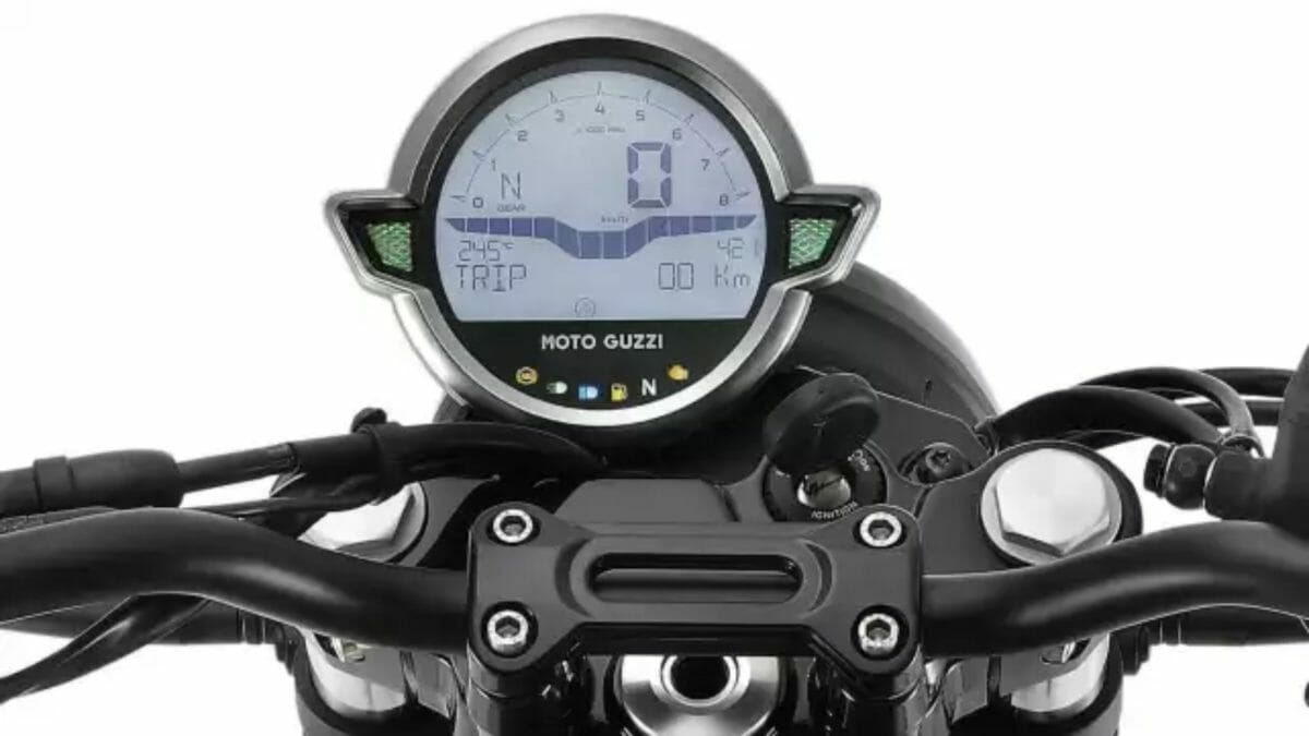 Moto Guzzi V7 2021 (1)