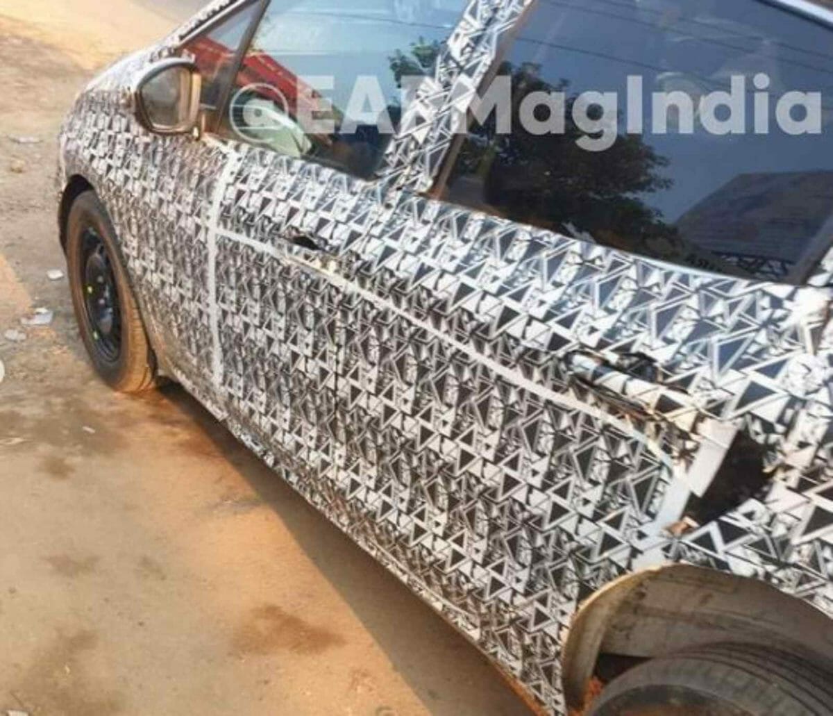 Peugeot 208 hatch India 3