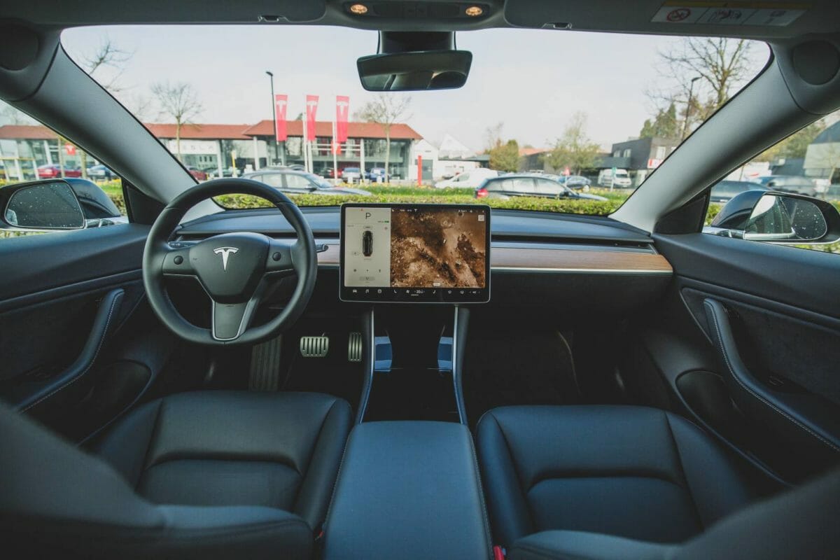 Tesla Model 3 interiors (1)