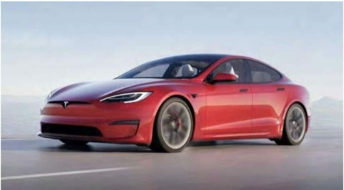 2021 Tesla Model S front 3 quarters