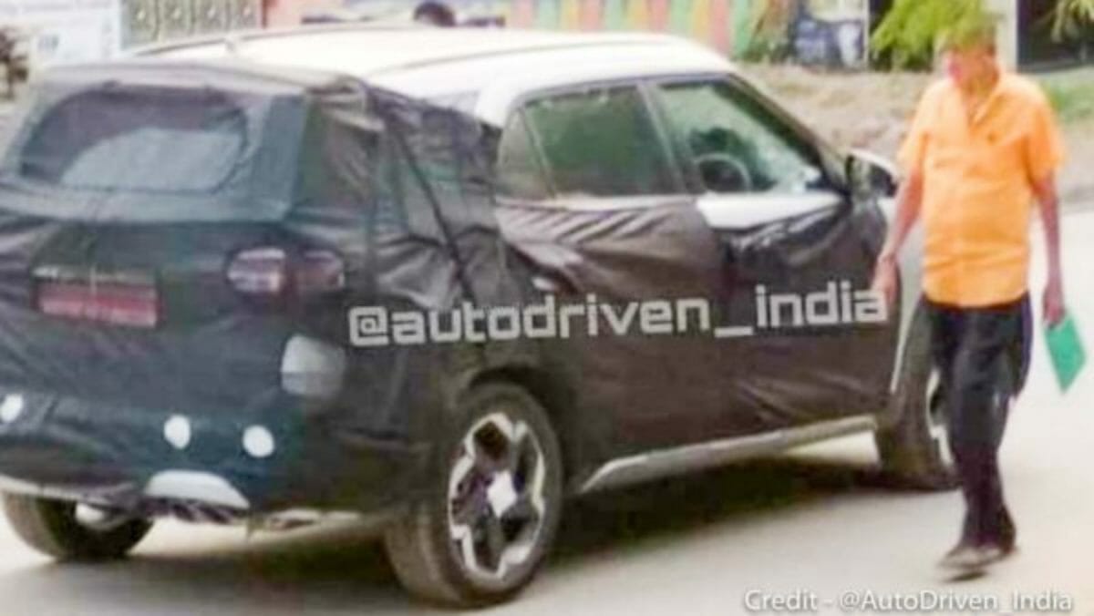 Hyundai Creta 7 seater spied (1)