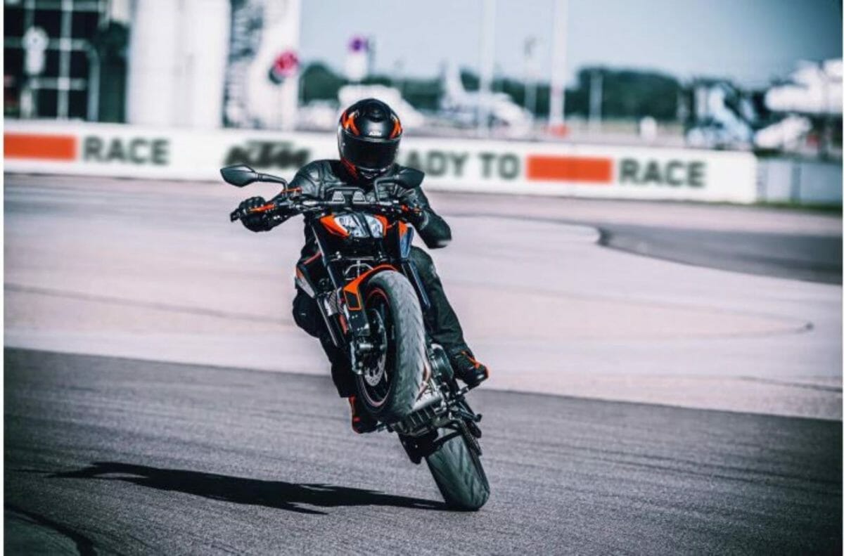 KTM Duke 890 2