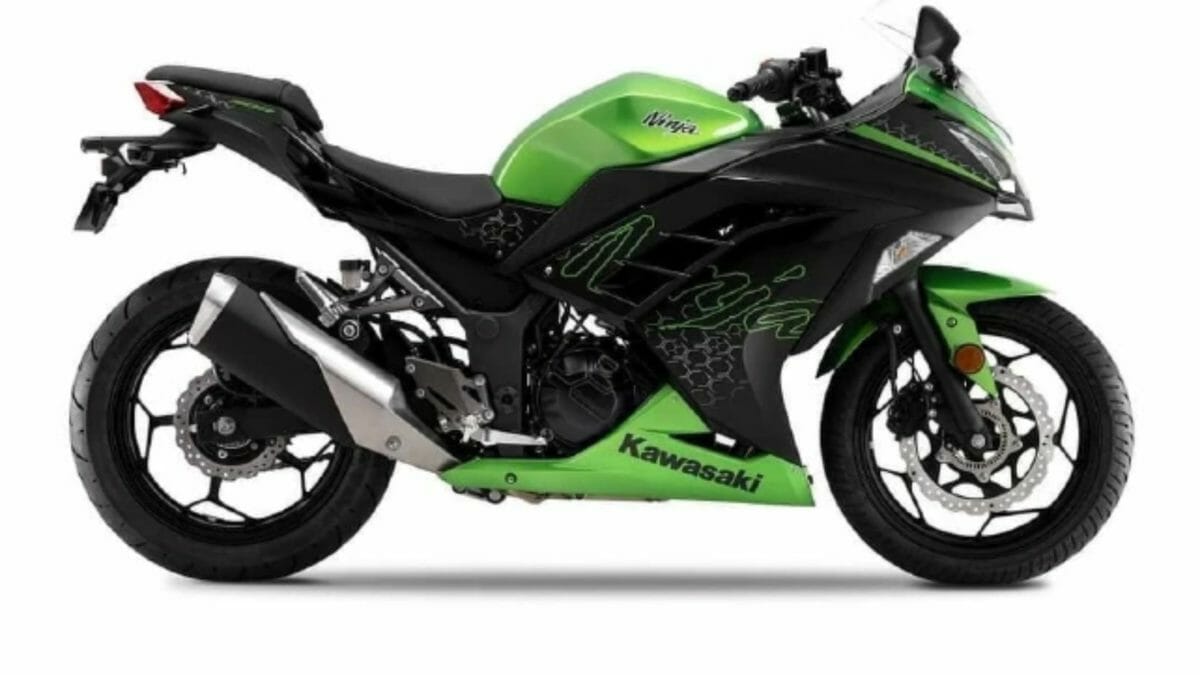 BS6 Kawasaki Ninja 300 (1)