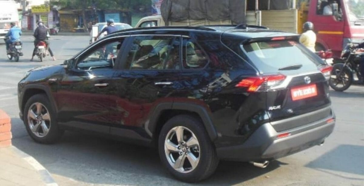 Toyota RAV4 spied in india Toyota RAV4 spied in india
