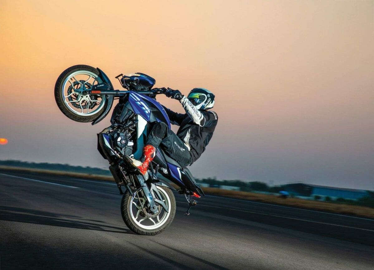 Bajaj Pulsar NS  Wheelie record