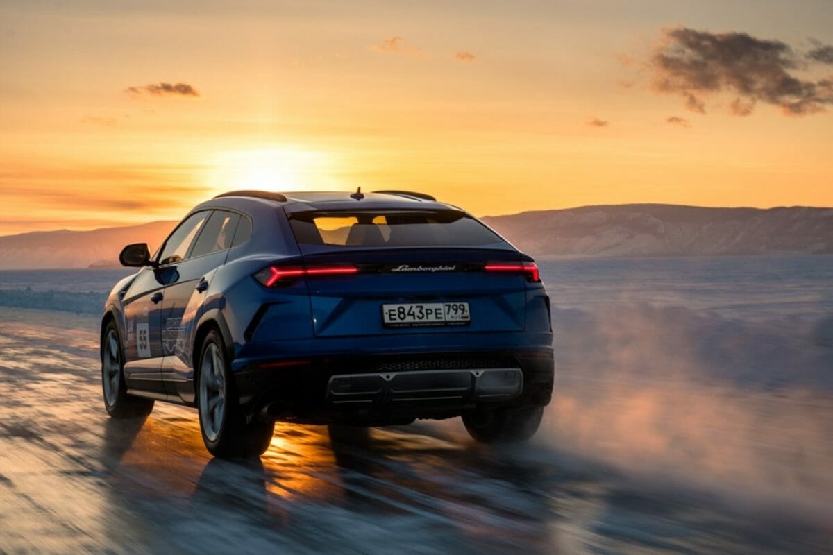 Lamborghini Urus on ice 2