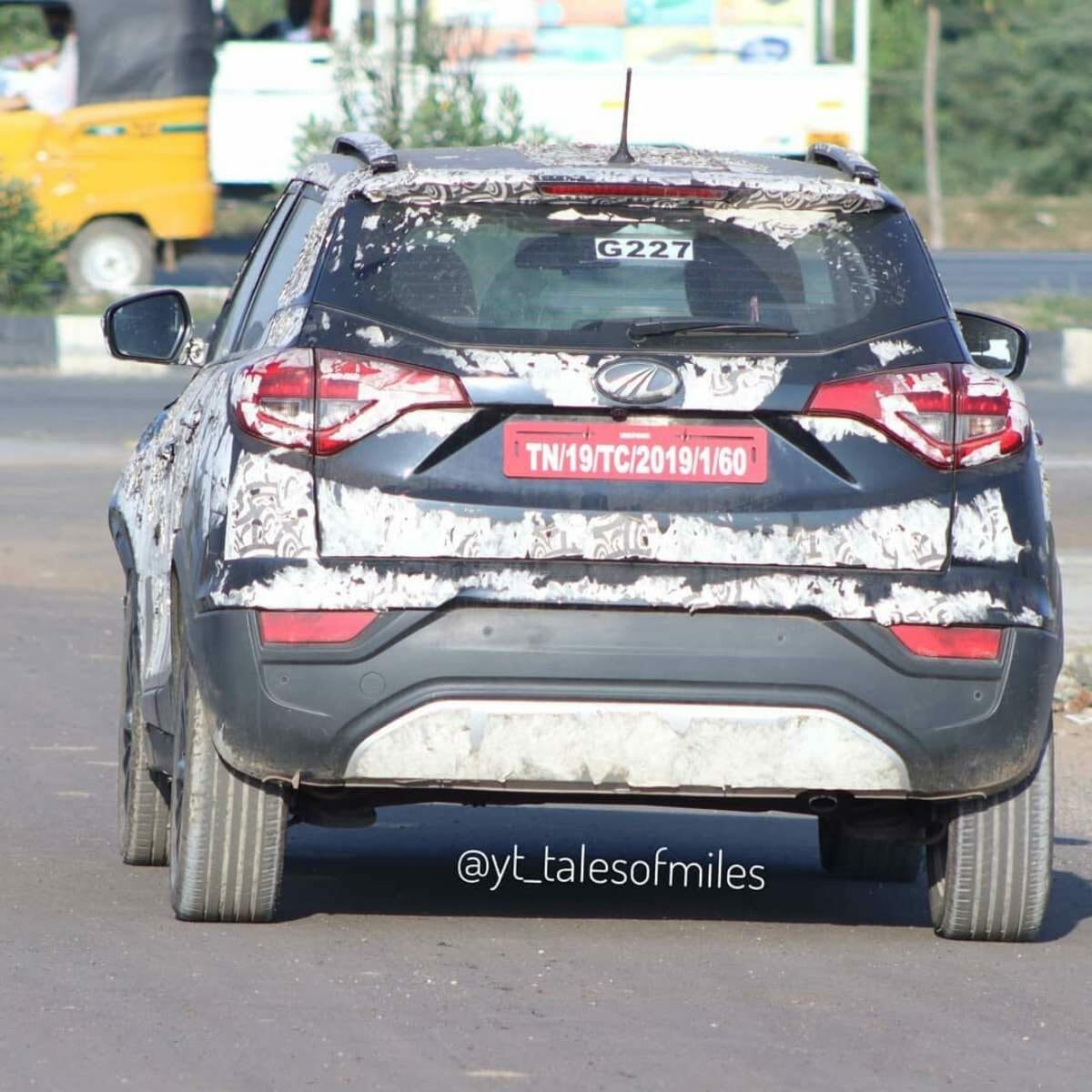 Mahindra XUV300 Sportz test mule spied (1)