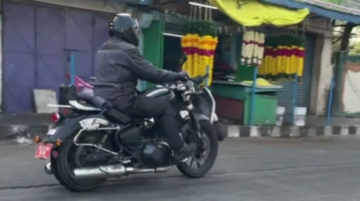 RE 650cc cruiser spied again RE 650cc cruiser spied again