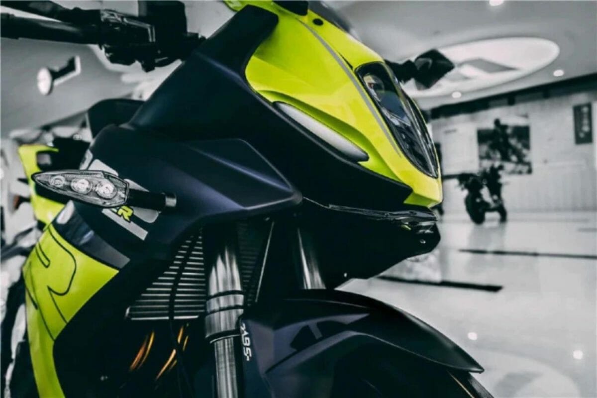 2021 Benelli 302R unveiled (1)