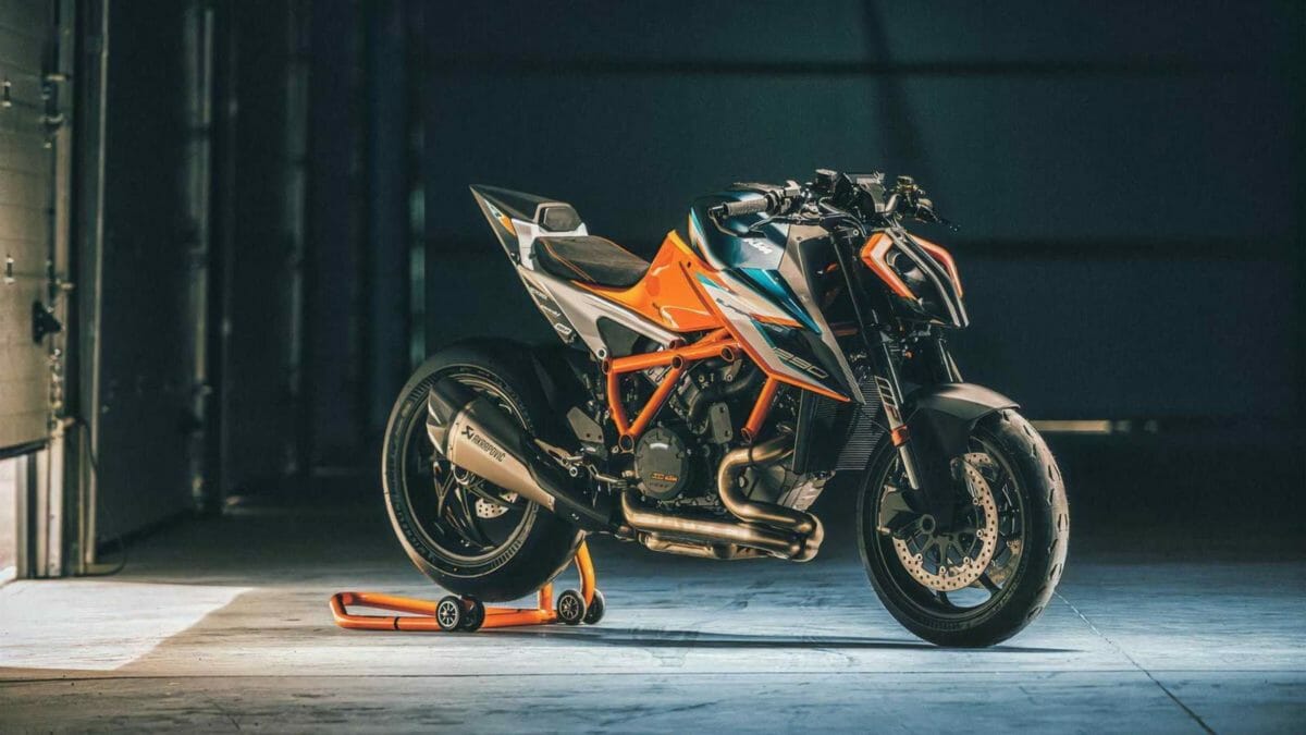 2021 KTM 1290 Superduke RR (2)