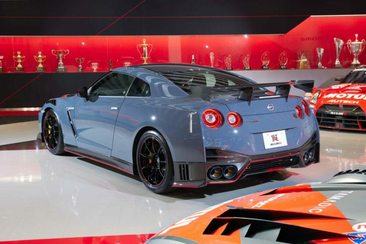 2022 Nissan GT R (2)