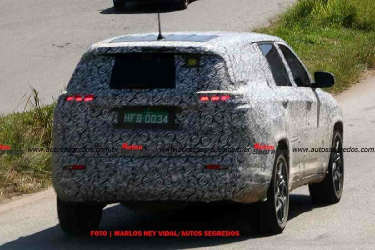 Jeep 7 seater SUV spied