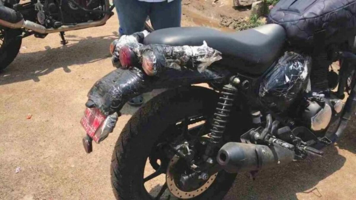 Royal enfield hunter 350 spied (2)