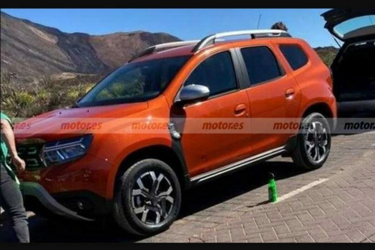 Renault duster  seater spied