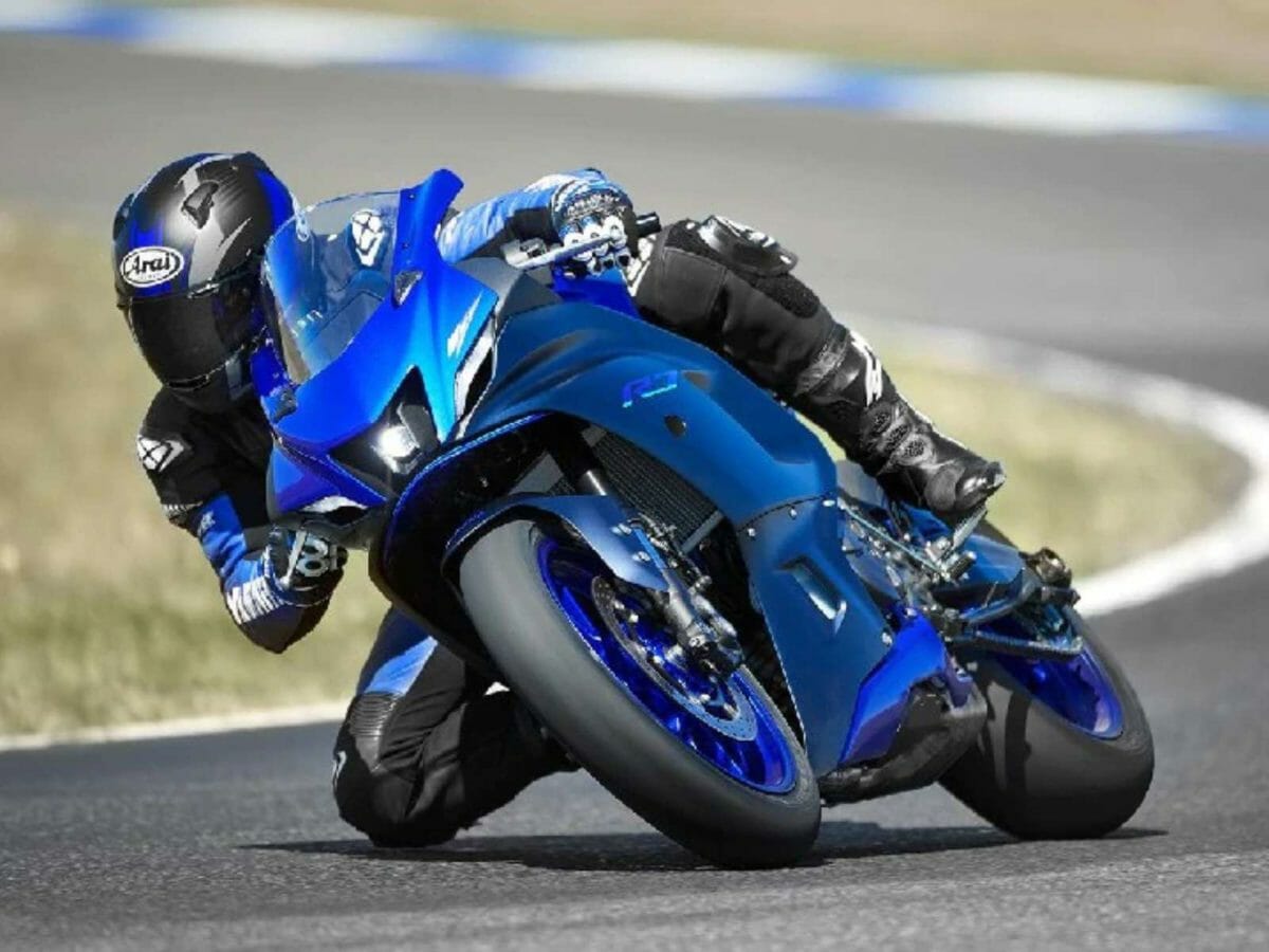 Yamaha R7 (1)