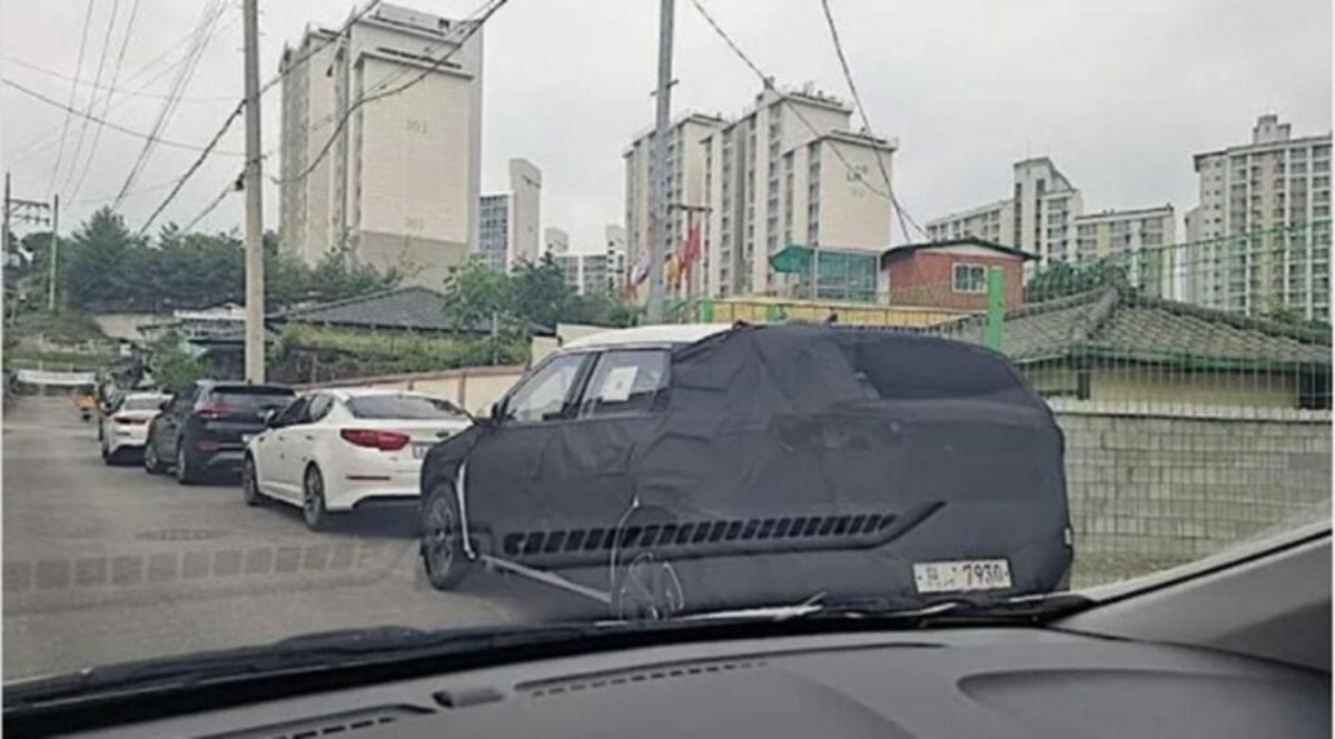 Kia seltos 7 seater spied