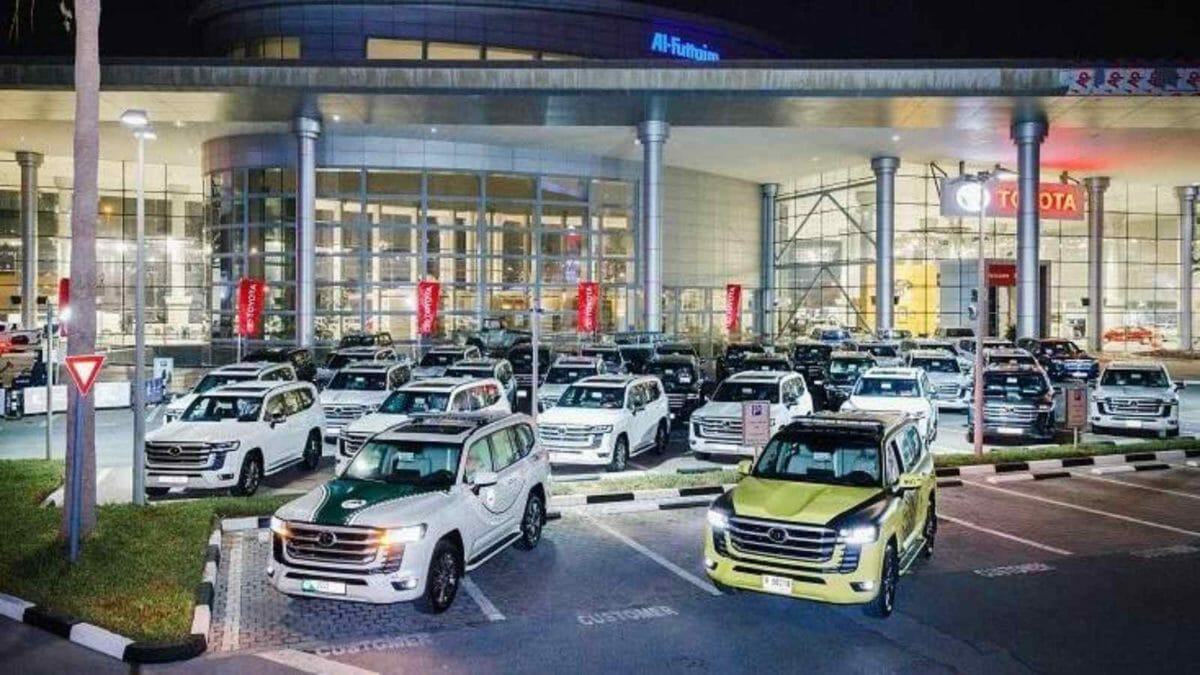 Land Cruiser LC300 dubai police (3)