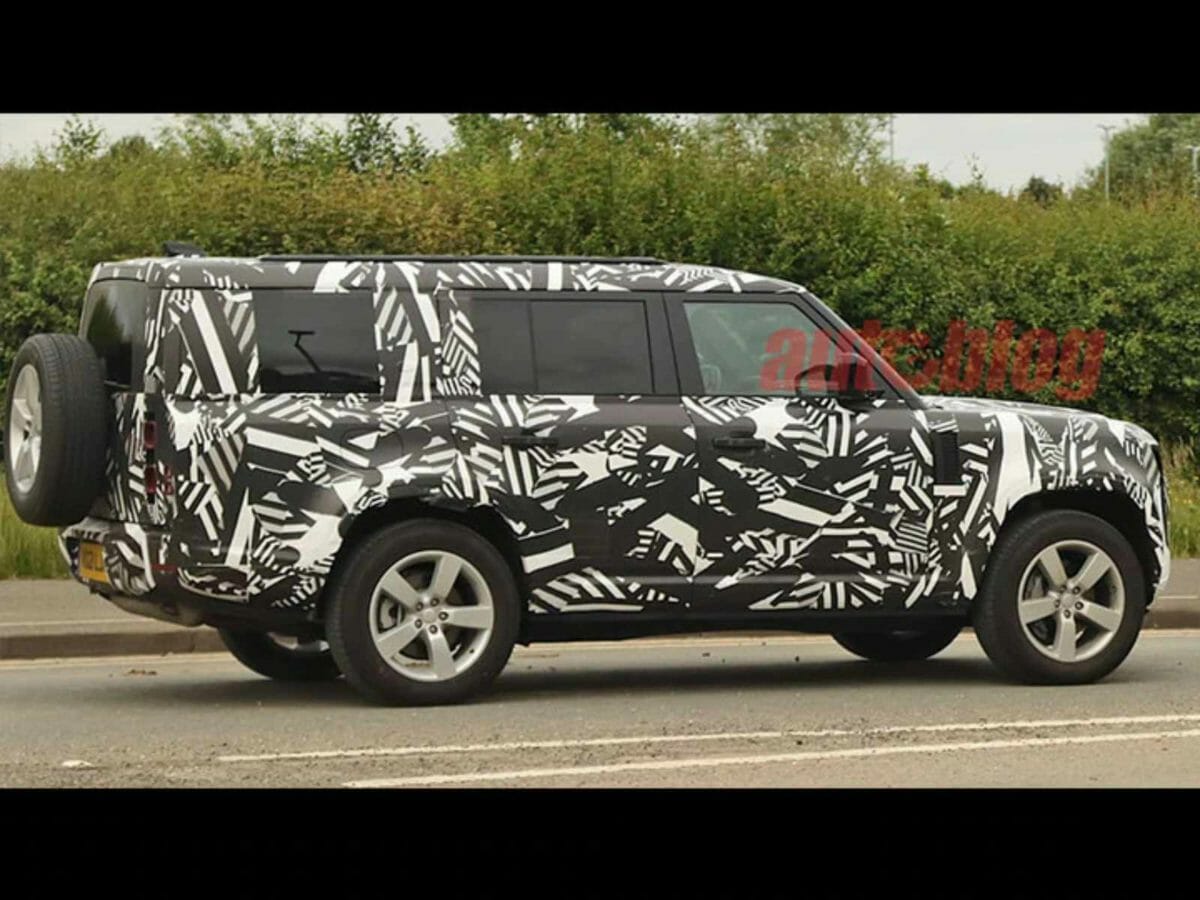 Land Rover Defender 130 spied (1)